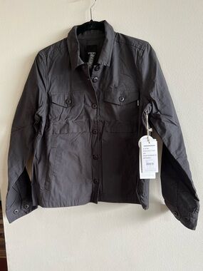 Vuori women’s ripstop jacket - M- NWT